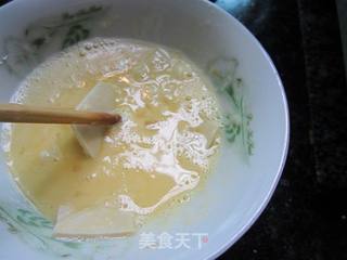 酥皮蘸汁豆腐的做法步骤：3