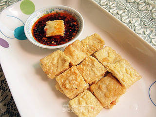 酥皮蘸汁豆腐的做法步骤:7