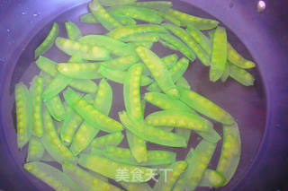 蒜香荷兰豆的做法步骤:4