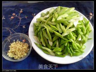 姜汁西芹的做法步骤:3
