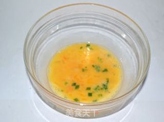 香肠鸡蛋卷饼的做法步骤:2