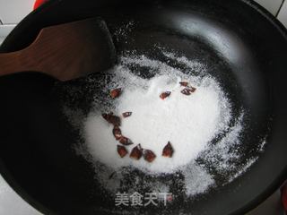 用最古老的方法烹饪猪肉—客家咸猪肉的做法步骤：2