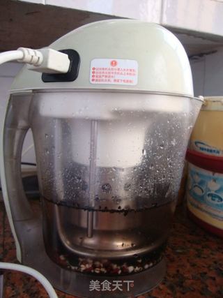 四黑豆浆的做法步骤：2