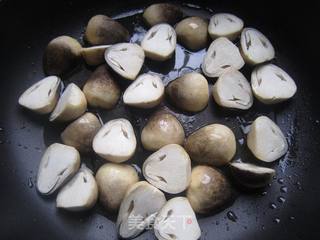 蚝油草菇的做法步骤:5