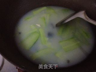 黄瓜皮蛋汤的做法步骤:6