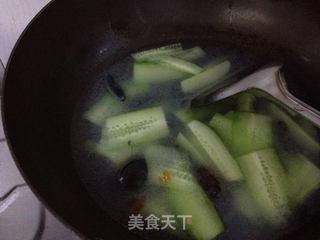 黄瓜皮蛋汤的做法步骤:5