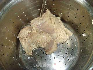 香辣过瘾---辣酱拌牛肉的做法步骤:3