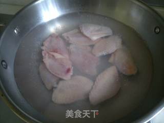 餐桌上的美味。。。啤酒酱香鸡翅的做法步骤:2