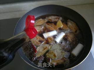 餐桌上的美味。。。啤酒酱香鸡翅的做法步骤:11