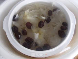 秋季滋补---简单的红枣银耳汤的做法步骤：4