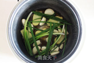 【三杯鸡】.电饭锅版的做法步骤:6