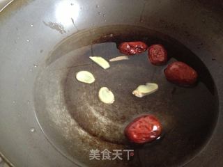 红枣荷包蛋汤的做法步骤:2