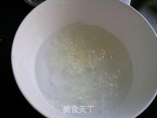 火龙果牛奶冻膏的做法步骤:2