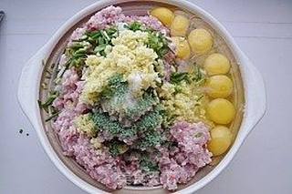外脆里嫩——糯米肉圆的做法步骤:4