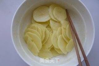非油炸----椒盐烤薯片的做法步骤:4