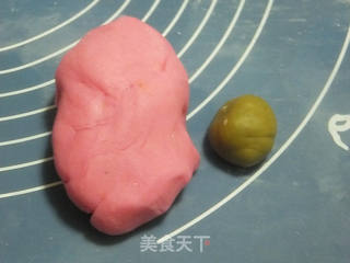 甜蜜的玫瑰花米糕的做法步骤:2