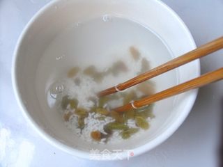 水灵女人轻松吃出来——红豆莲子羹的做法步骤：4