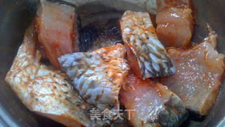 芝香孜然烤鱼的做法步骤:2
