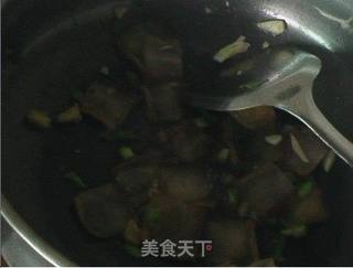 丝瓜炒腊肉的做法步骤:6
