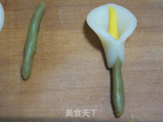 气质高雅、吉祥如意的马蹄莲米糕的做法步骤：7