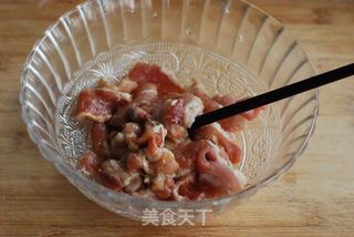 【莲藕木耳炒肉片】的做法步骤:2