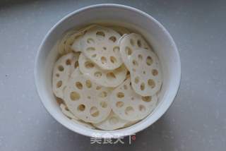 【莲藕木耳炒肉片】的做法步骤:4