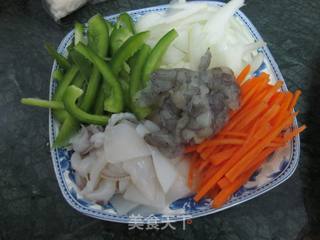 日式海鲜乌冬面的做法步骤:2