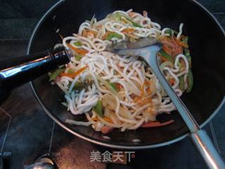 日式海鲜乌冬面的做法步骤:11
