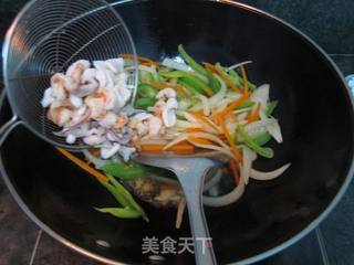 日式海鲜乌冬面的做法步骤:9