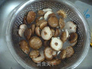蒜煎小香菇的做法步骤:3