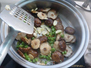 蒜煎小香菇的做法步骤:12