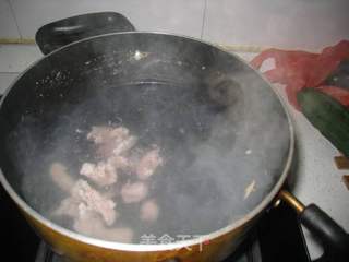 肉片野菌羹的做法步骤：4