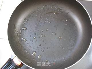 冻水饺也能煎出漂亮的冰花------冰花煎饺的做法步骤：1