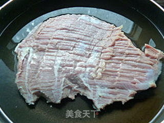 辣酱拌牛肉的做法步骤:2