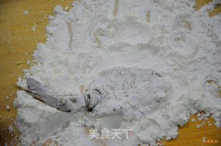 基围虾华丽转身之芝麻凤尾虾排的做法步骤:3