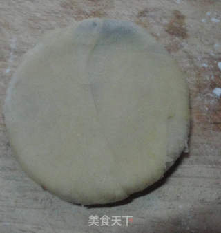 我的烘焙第一件作品--------------------------红豆沙菊花酥的做法步骤：13