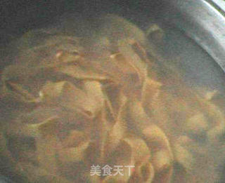 茄子彩带面的做法步骤:5