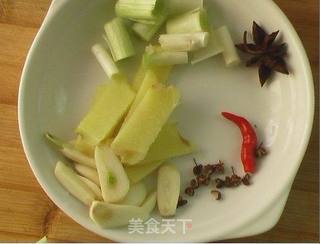 山楂红烧肉的做法步骤:2