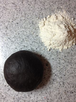 手擀意式黑珍珠面(一)黑珍珠城堡里的玫瑰花圃【传统的意式面】新鲜尝的做法步骤:12
