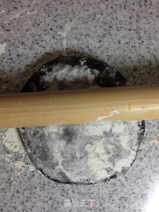 手擀意式黑珍珠面(一)黑珍珠城堡里的玫瑰花圃【传统的意式面】新鲜尝的做法步骤:14