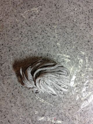 手擀意式黑珍珠面(一)黑珍珠城堡里的玫瑰花圃【传统的意式面】新鲜尝的做法步骤:40