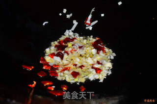 丢弃的美味之豆豉鲮鱼炒豆渣的做法步骤:4