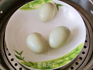 心蓝手制私房菜【流油金黄咸鸭蛋】——个个流油,垂涎欲滴,金黄之傲的做法步骤:6