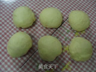 豆沙面包卷的做法步骤：5