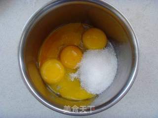 【豆浆机创意食谱】:营养低脂---豆浆黑芝麻戚风蛋糕的做法步骤:5