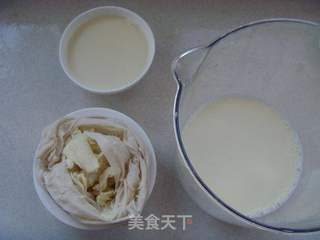 【豆浆机创意食谱】:营养低脂---豆浆黑芝麻戚风蛋糕的做法步骤:3