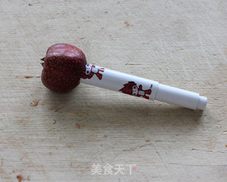 冰糖山楂的做法步骤:2
