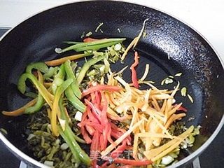 西北菜-----酸菜炒莜面的做法步骤:8