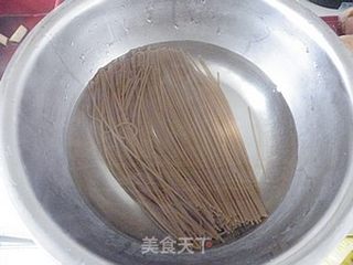 西北菜-----酸菜炒莜面的做法步骤:3