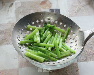 鲜辣青椒鸡的做法步骤:6